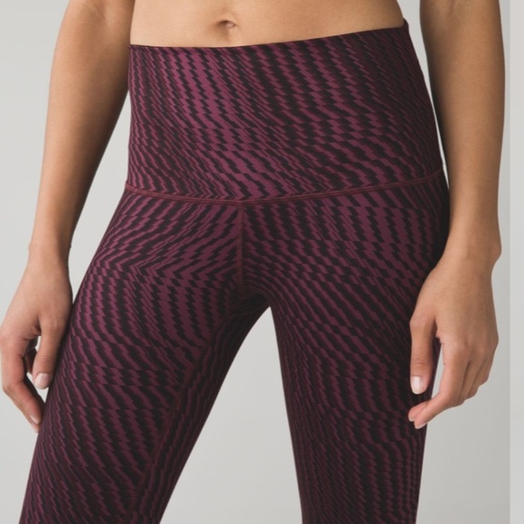 Lululemon Wunder Under Crop Hi-Rise Leggings - Picture 3 of 11